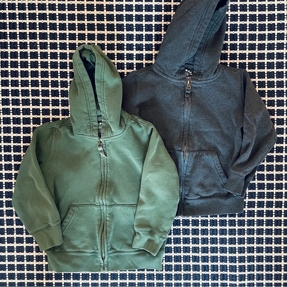 Bundle of two Primary fleece hoodies, size 4/5, Forest green and dark gray